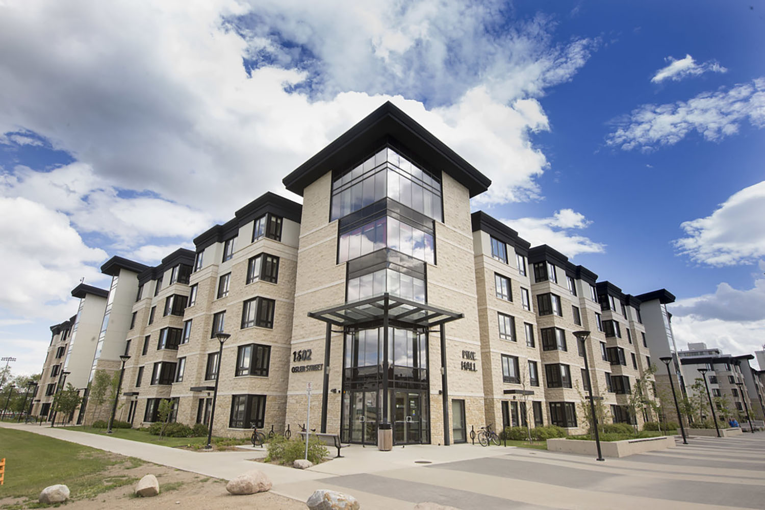 UofS College Quarter Student Residence - Carte canadienne des édifices ...